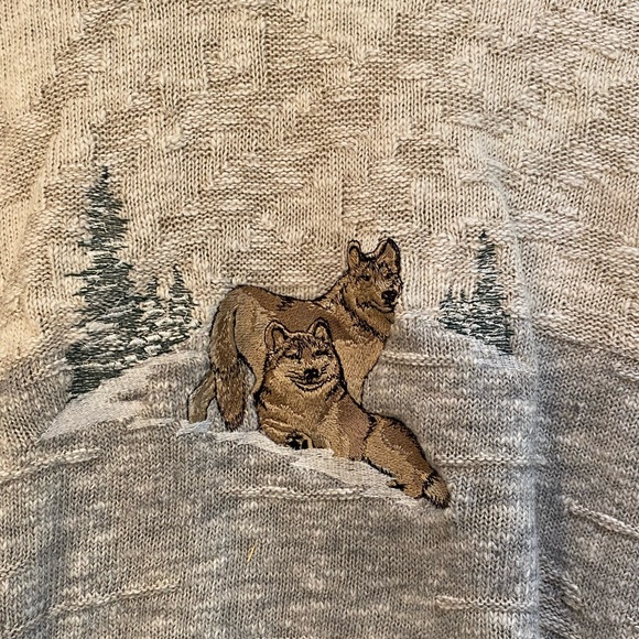 Vintage Wolves Sweater - Picture 2 of 3